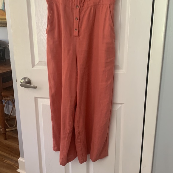 Cute Romper With Pockets and Ruffles - Picture 3 of 10